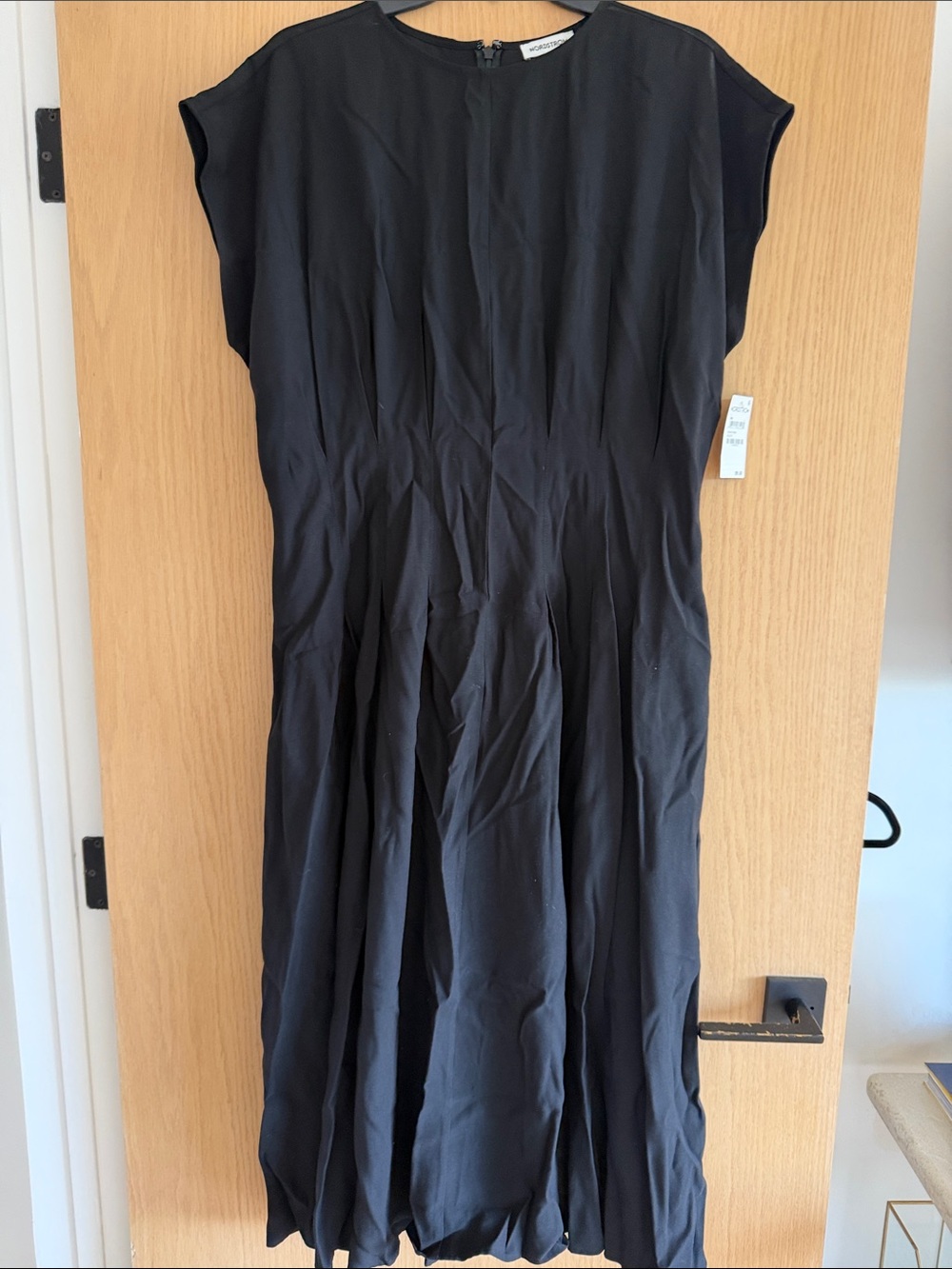 Nordstrom - Black Cap-Sleeve Pleated Midi Dress